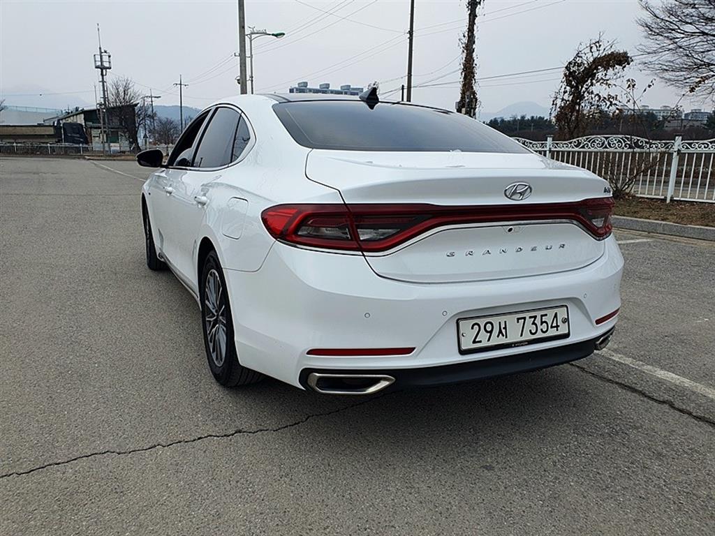 HYUNDAI Grandeur - Vista 4