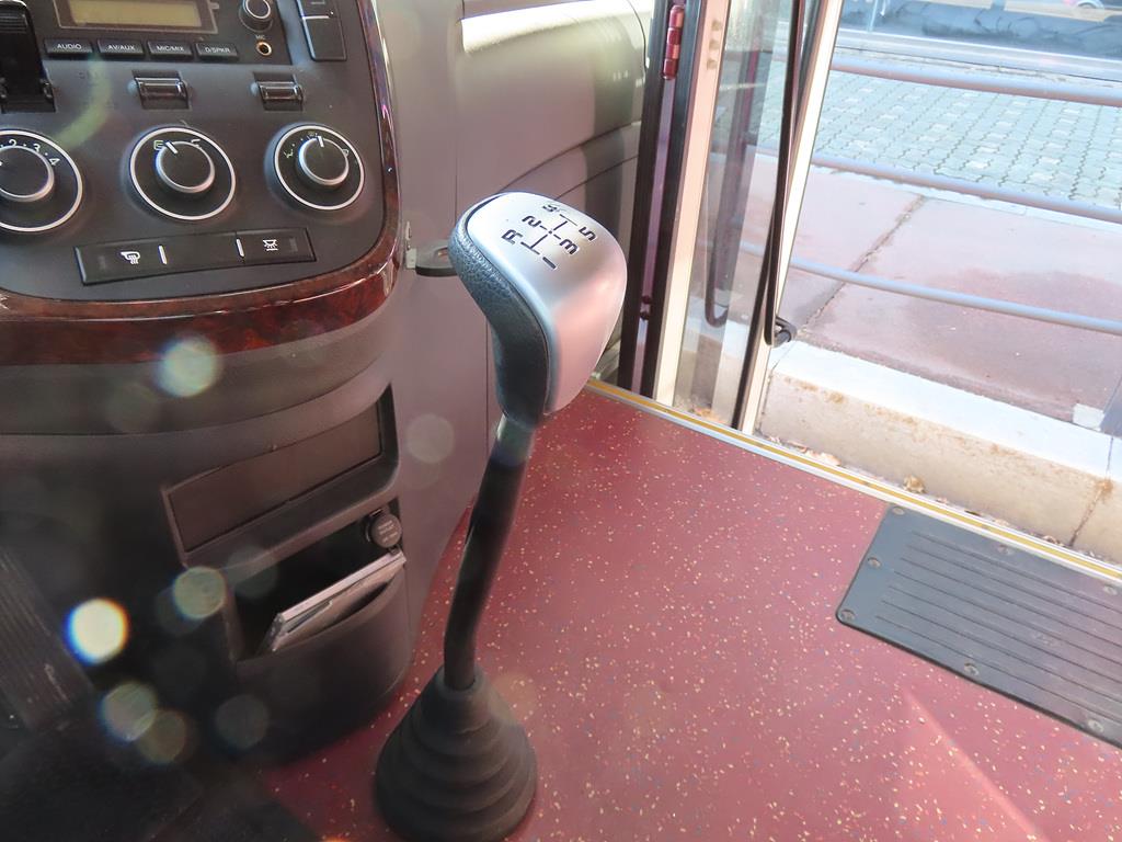 medium and large bus Medium-sized Hyundai Bus 2015 Morado - Importación desde Corea - HF Imports Iquique - Foto 13