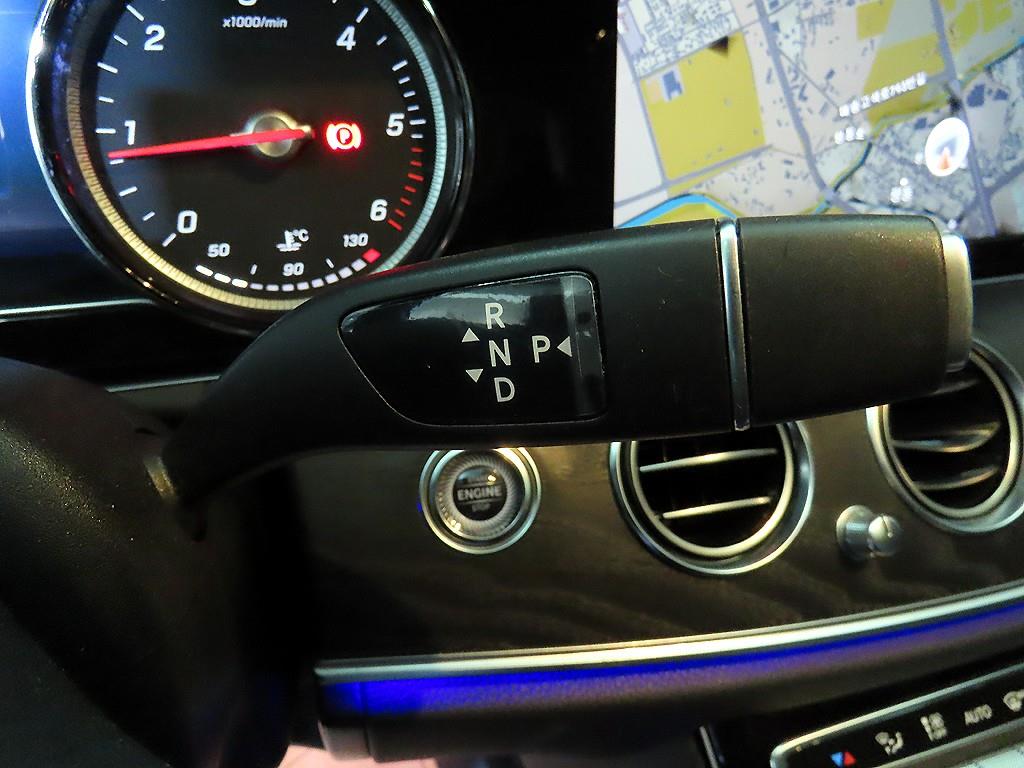 Mercedes Benz E class - Vista 12