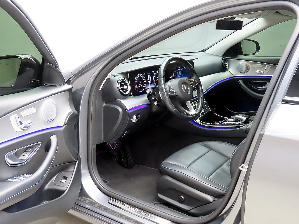 Mercedes Benz E class - Vista 5