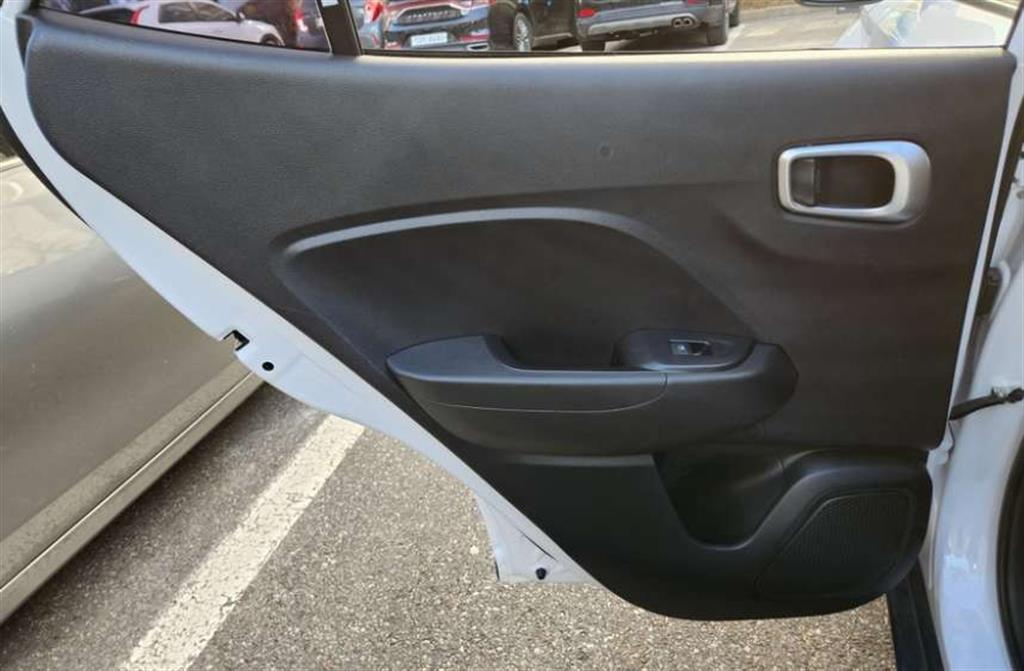 HYUNDAI Venue - Vista 12