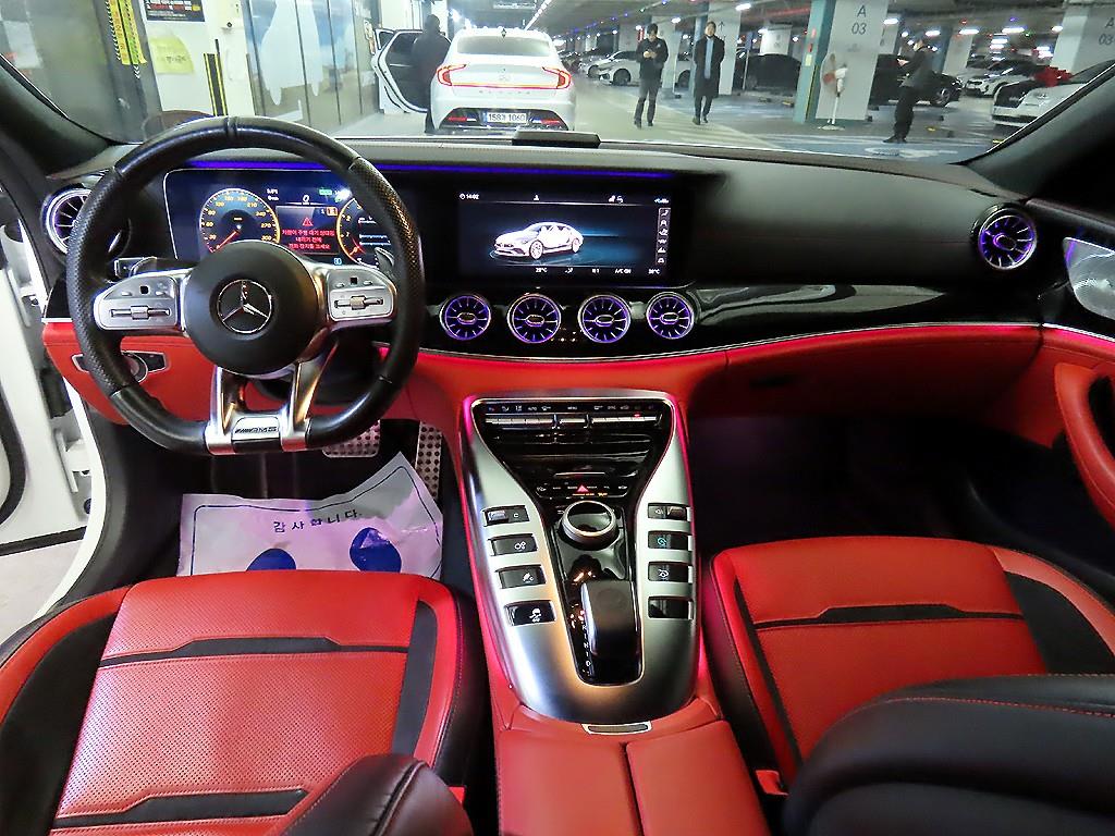 Mercedes Benz AMG GT - Vista 10