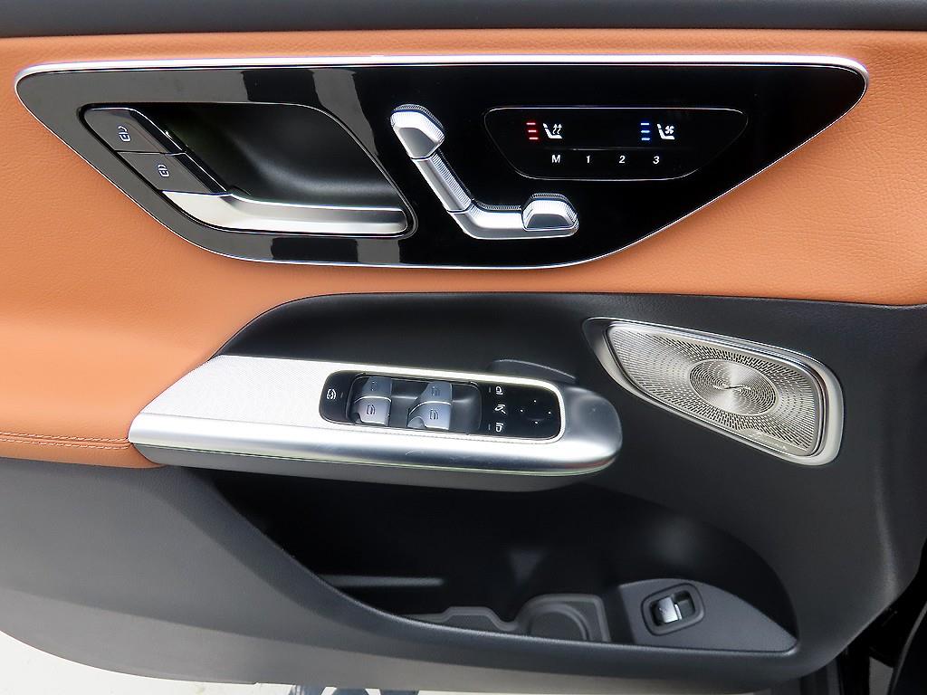 Mercedes Benz GLC Class - Vista 11