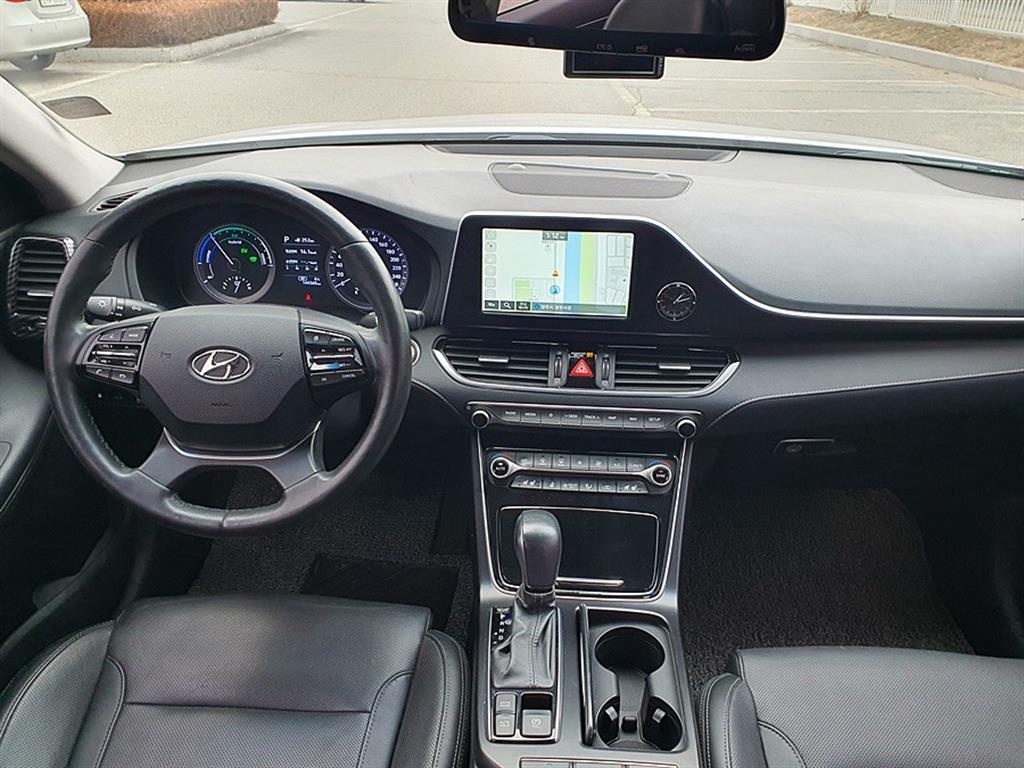 HYUNDAI Grandeur - Vista 10