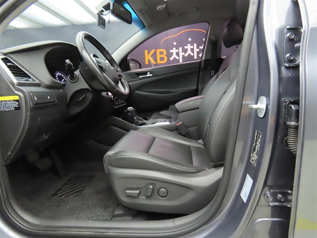 HYUNDAI Tucson - Vista 5