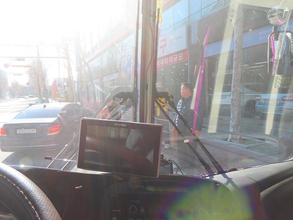 medium and large bus Medium-sized Hyundai Bus 2015 Morado - Importación desde Corea - HF Imports Iquique - Foto 14