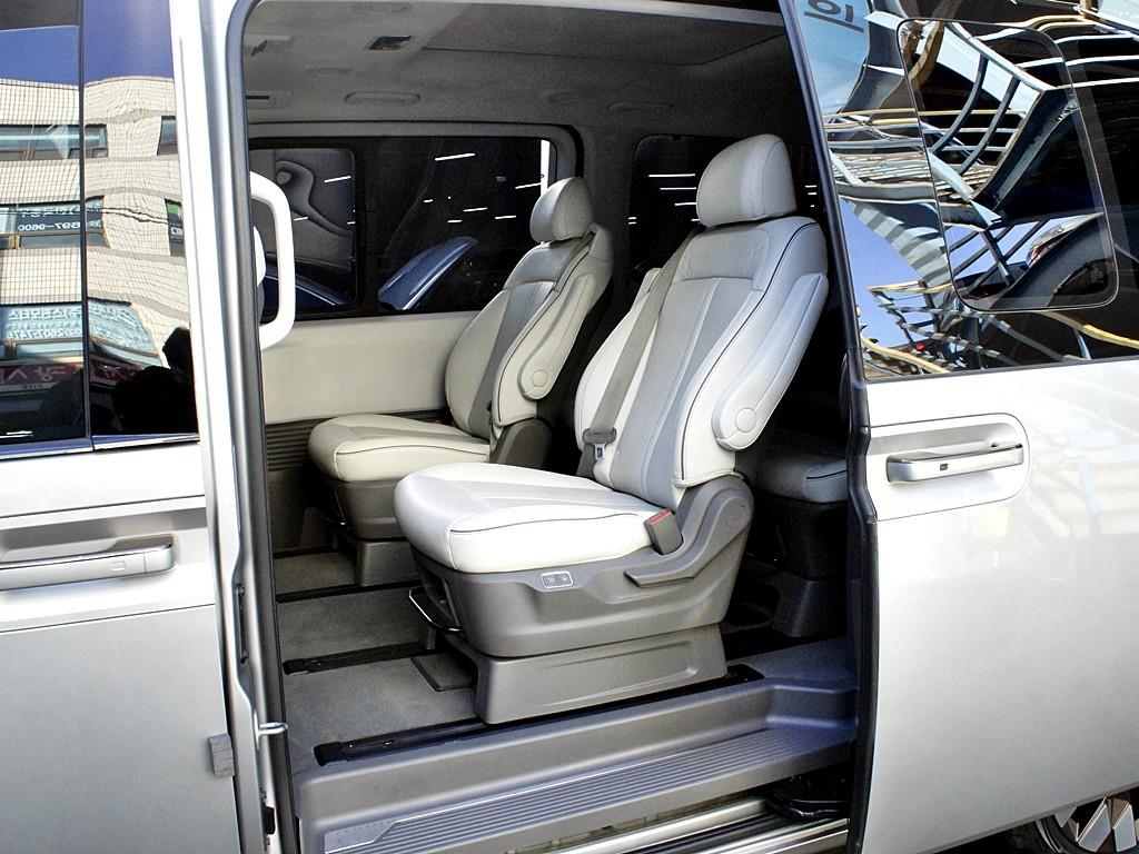 HYUNDAI Staria - Vista 11