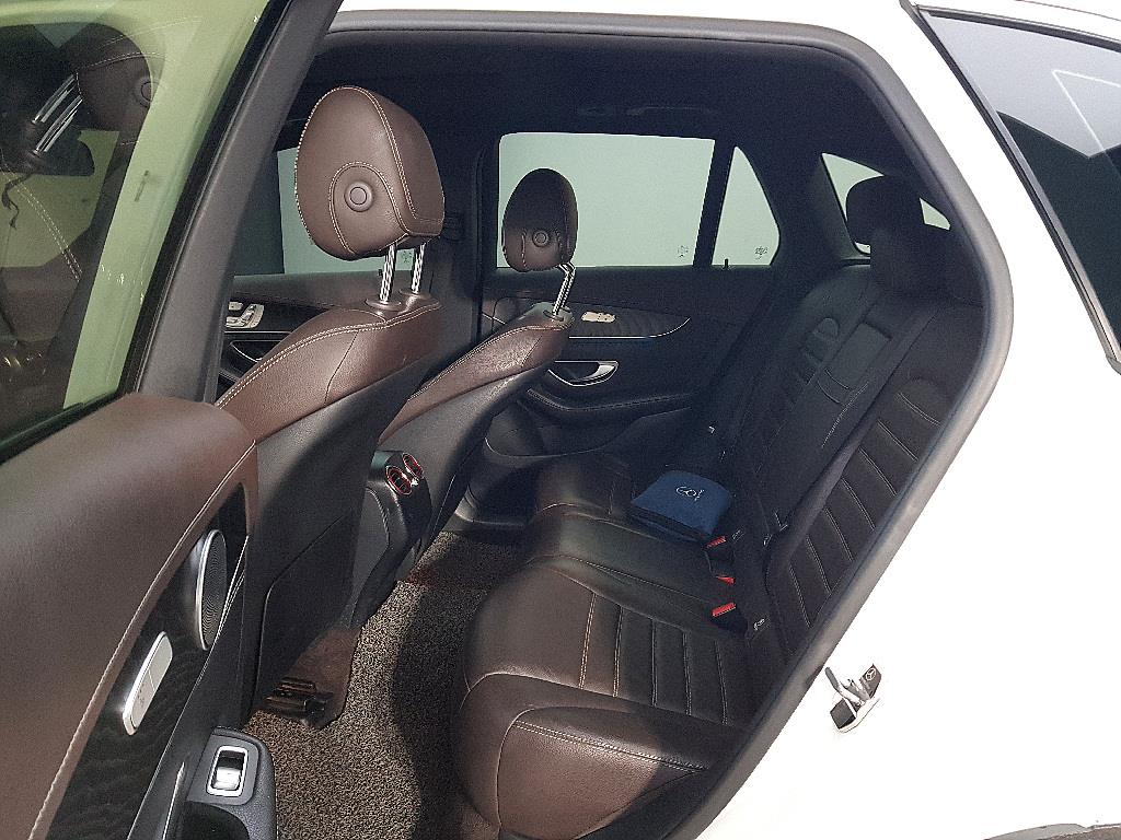 Mercedes Benz GLC Class - Vista 9