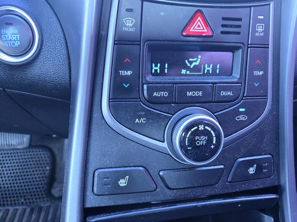 HYUNDAI Avante - Vista 10