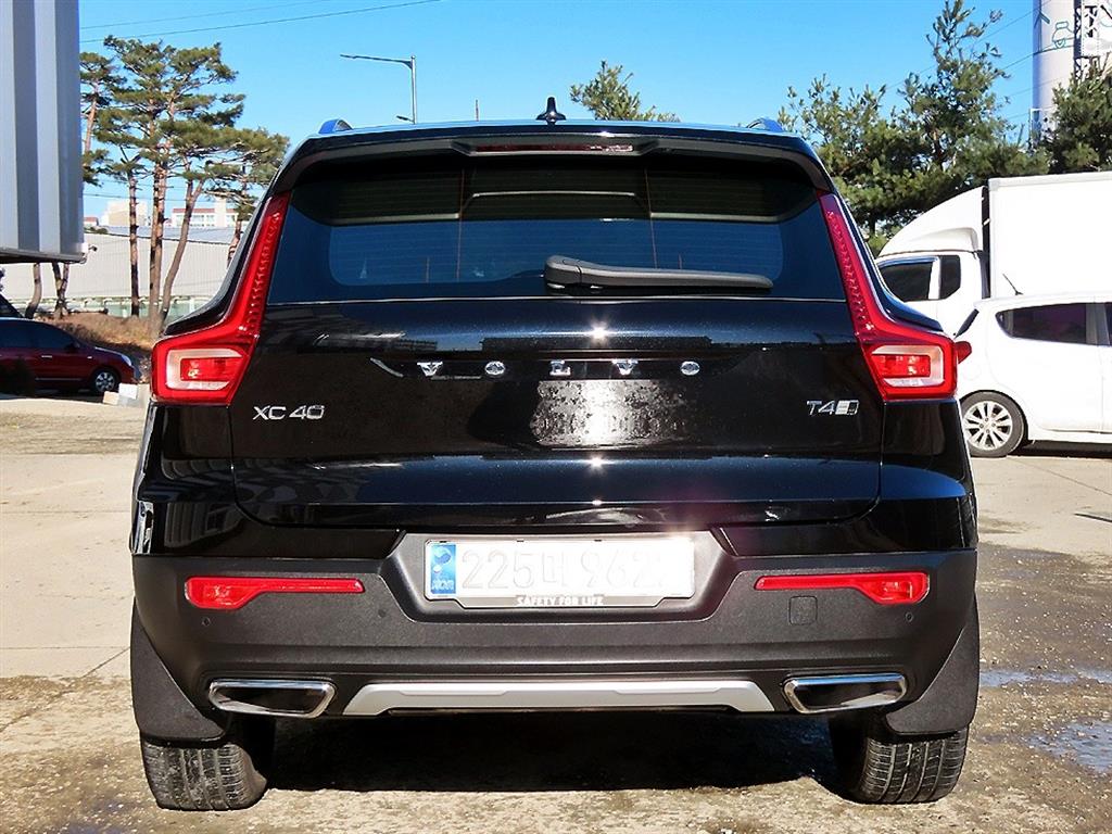 Volvo XC40 - Vista 4