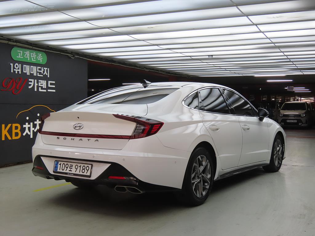 HYUNDAI Sonata - Vista 4