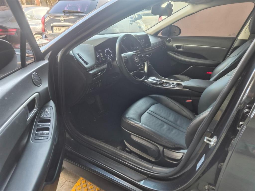 HYUNDAI Sonata - Vista 9