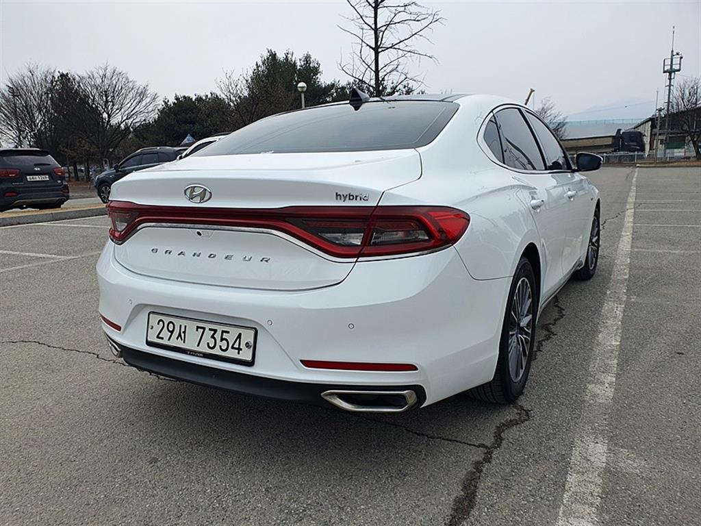 HYUNDAI Grandeur - Vista 6
