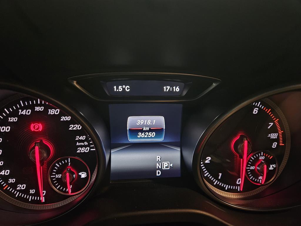 Mercedes Benz GLA Class - Vista 4