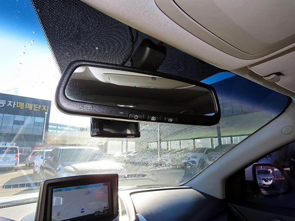 Ssangyong Korando - Vista 12