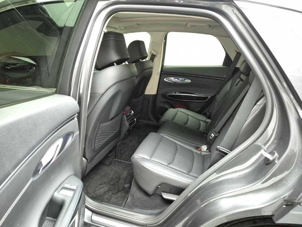 Genesis GV70 - Vista 12