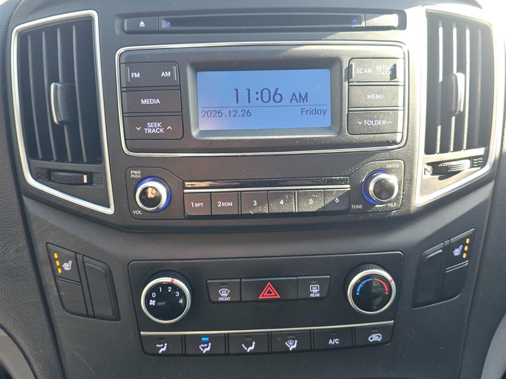 HYUNDAI Starex - Vista 10