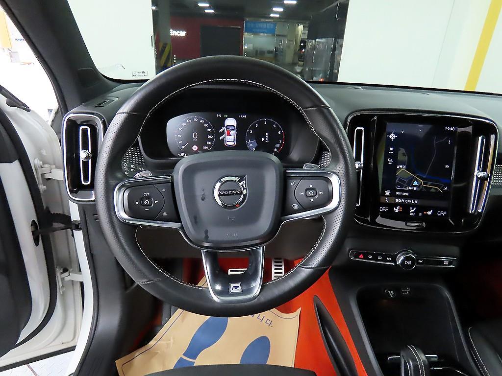 Volvo XC40 - Vista 9