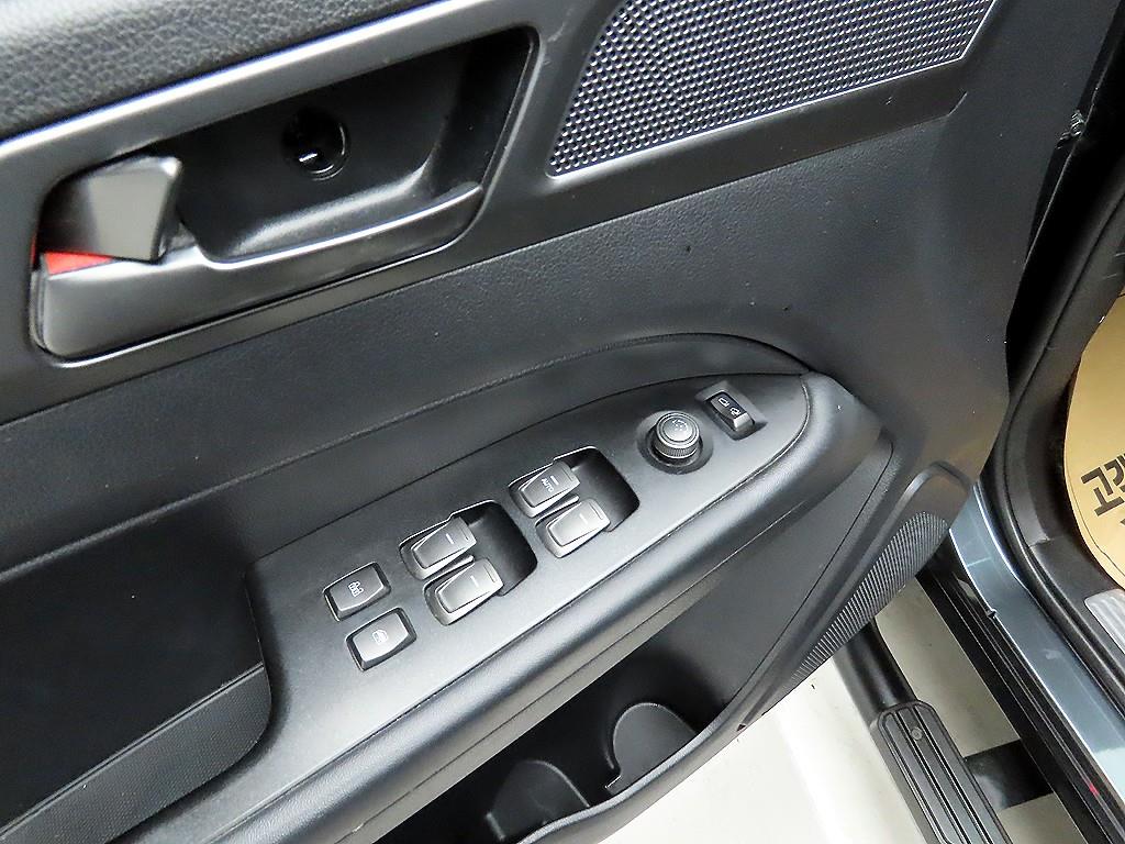 Ssangyong Rexton - Vista 12