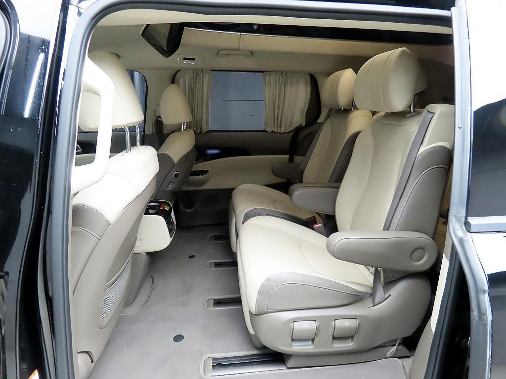 KIA Carnival - Vista 6