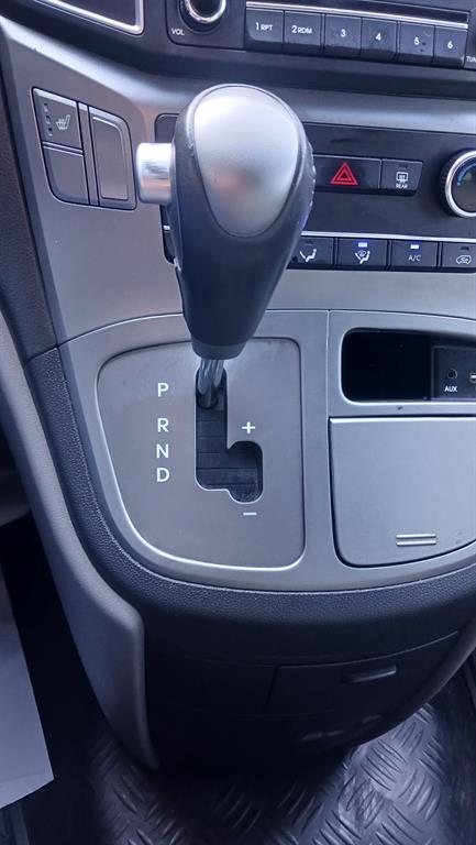 HYUNDAI Starex - Vista 9