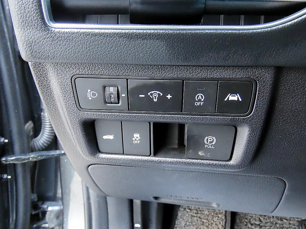 HYUNDAI Sonata - Vista 12