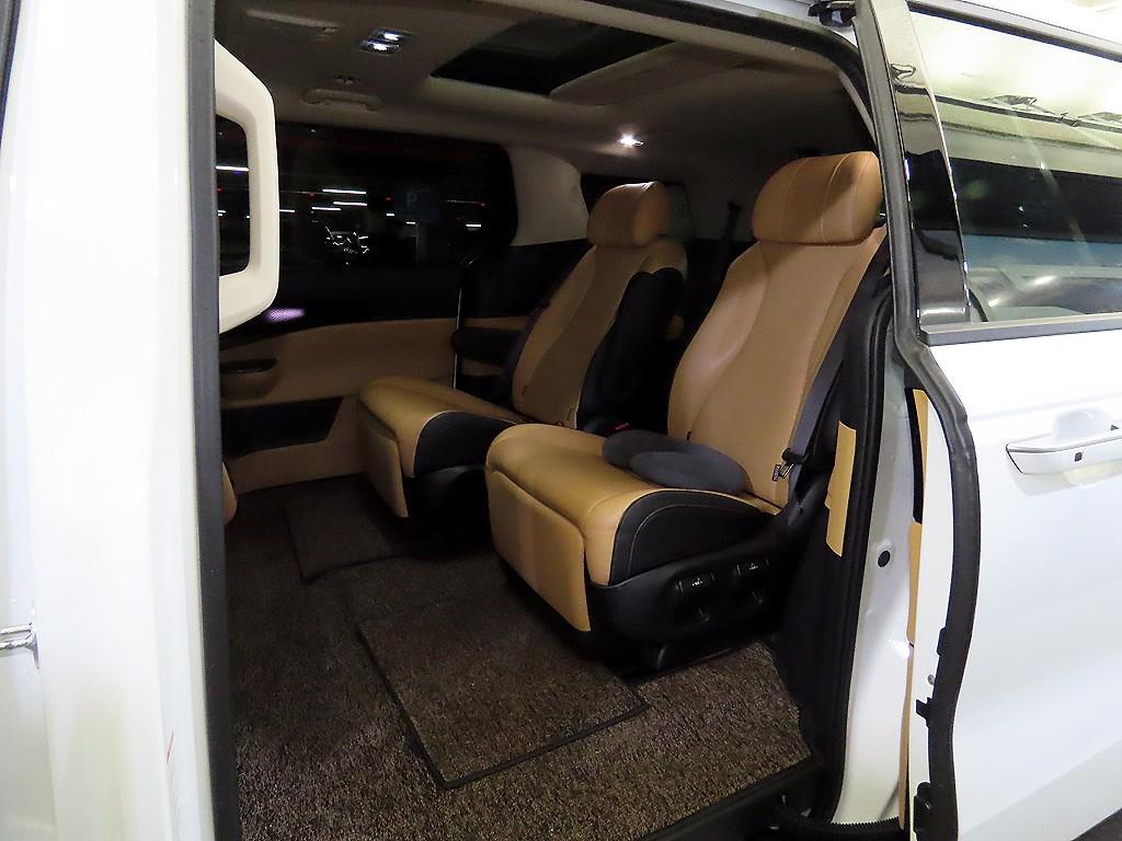 KIA Carnival - Vista 7