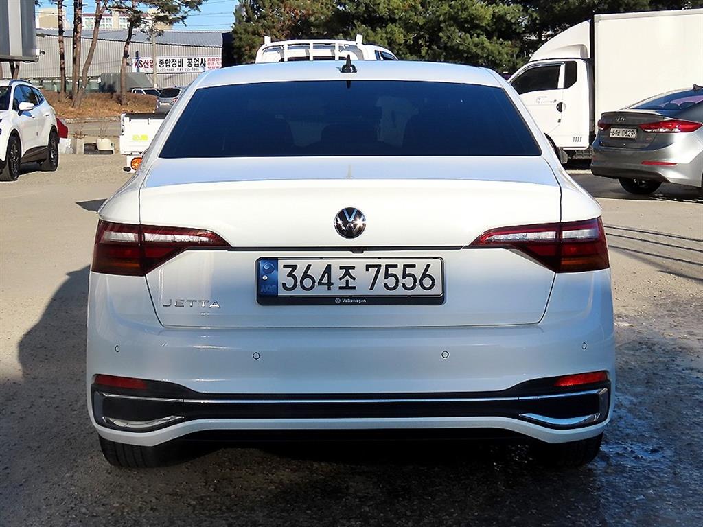 Volkswagen Jetta - Vista 4