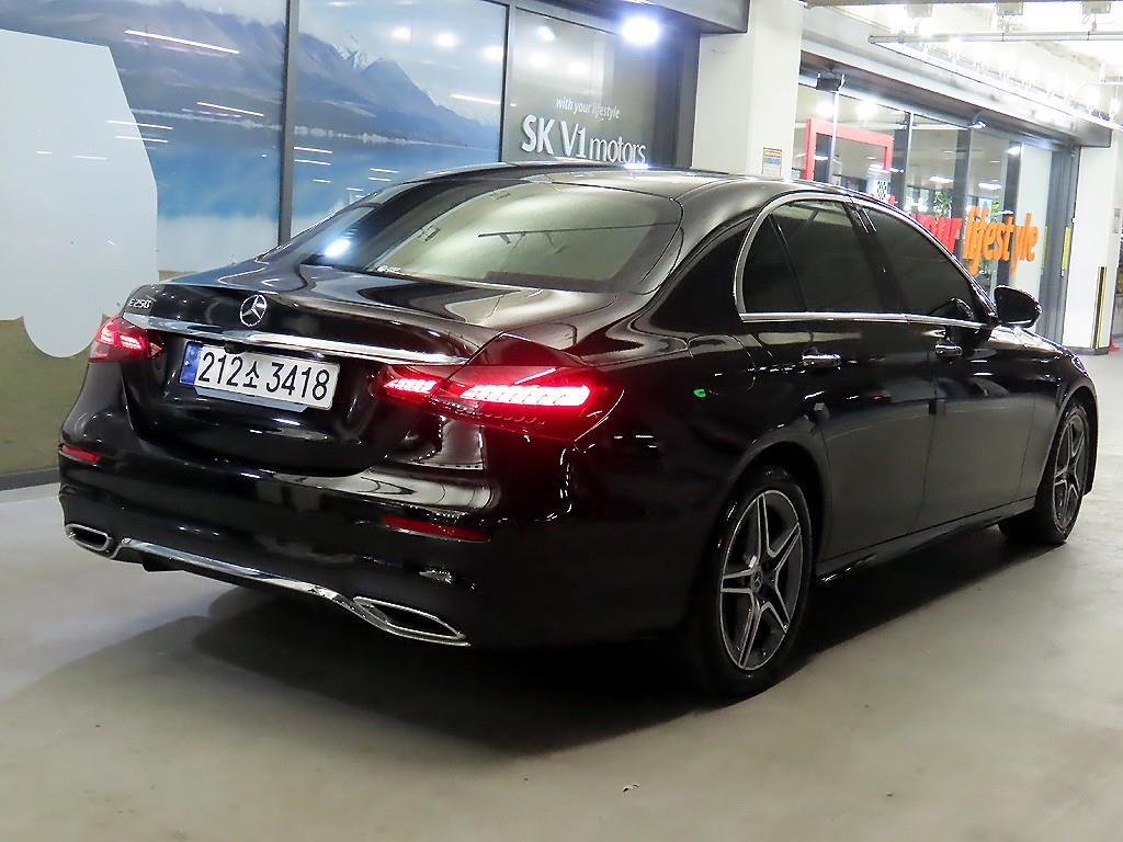 Mercedes Benz E class - Vista 4