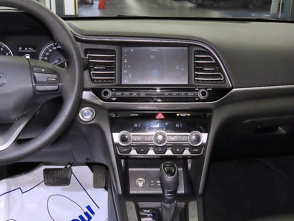 HYUNDAI Avante - Vista 11