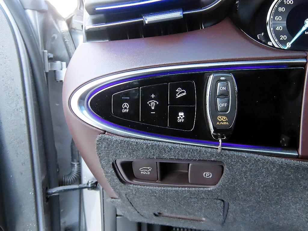 Genesis GV70 - Vista 12