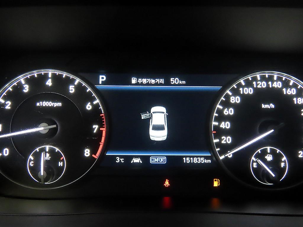 Genesis G90 - Vista 9