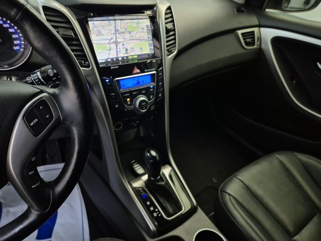 HYUNDAI i30 - Vista 10