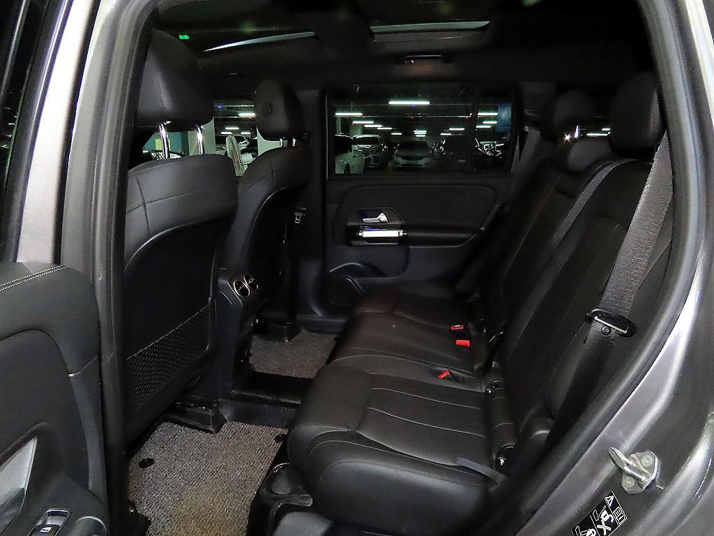 Mercedes Benz GLB Class - Vista 7