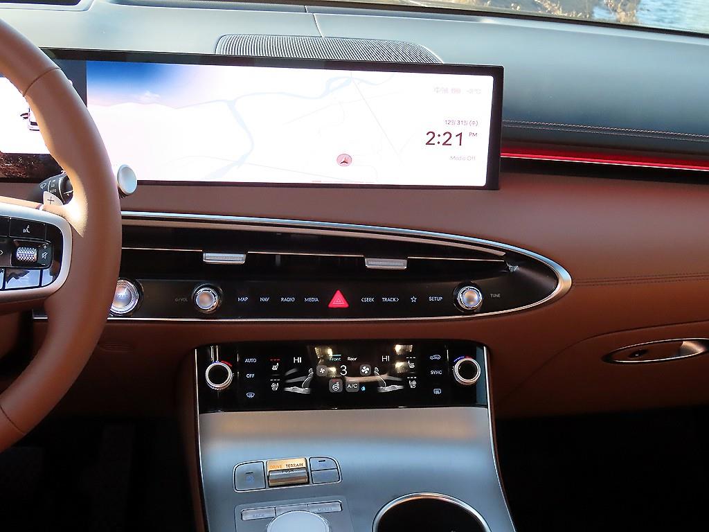 Genesis GV70 - Vista 10