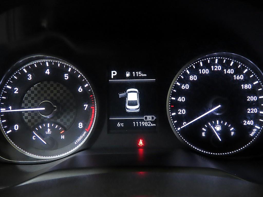 HYUNDAI Avante - Vista 9