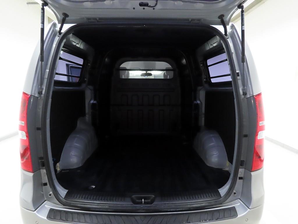 HYUNDAI Starex - Vista 5