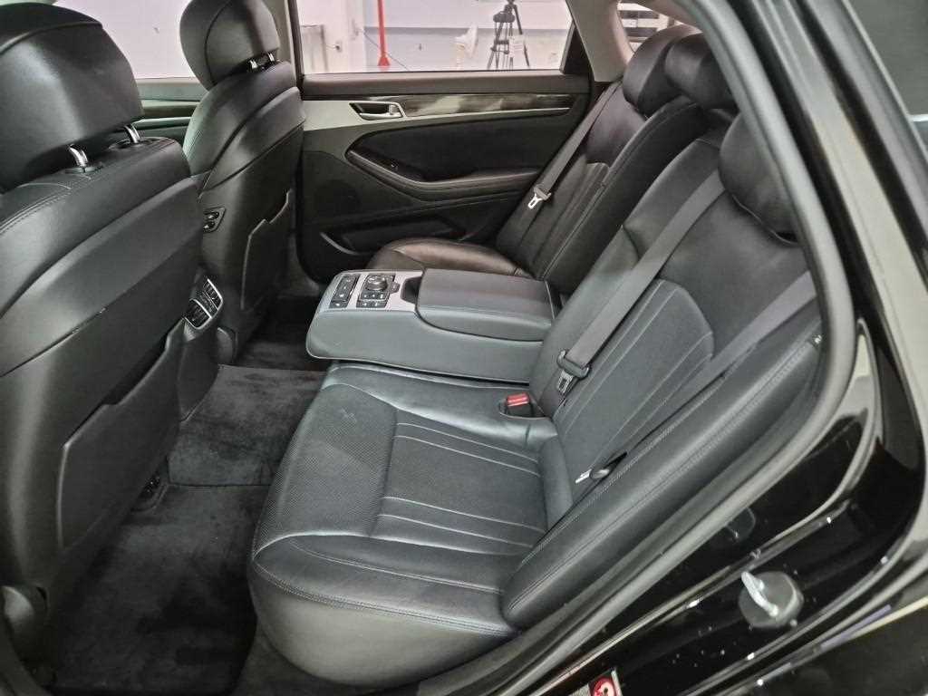 Genesis G80 - Vista 12