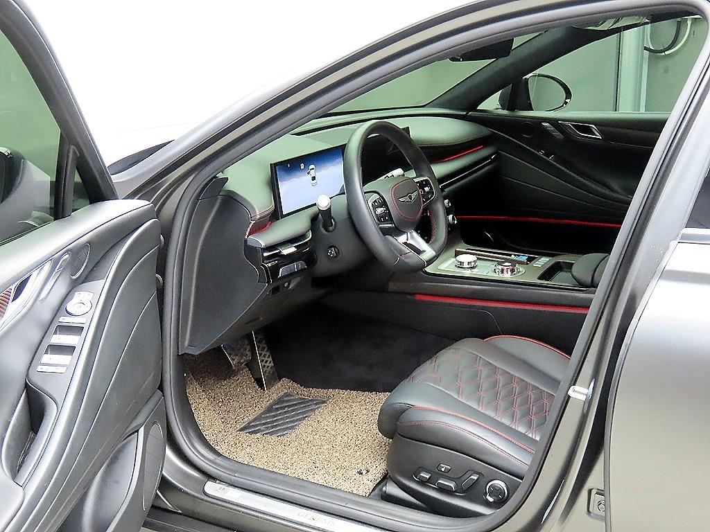 Genesis G80 - Vista 5