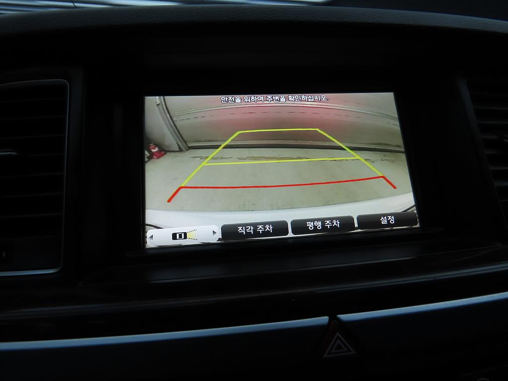 HYUNDAI Genesis - Vista 12