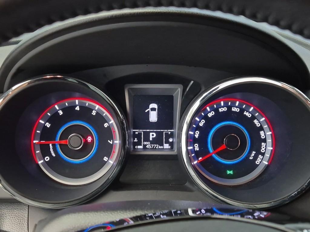 Ssangyong Tivoli - Vista 6