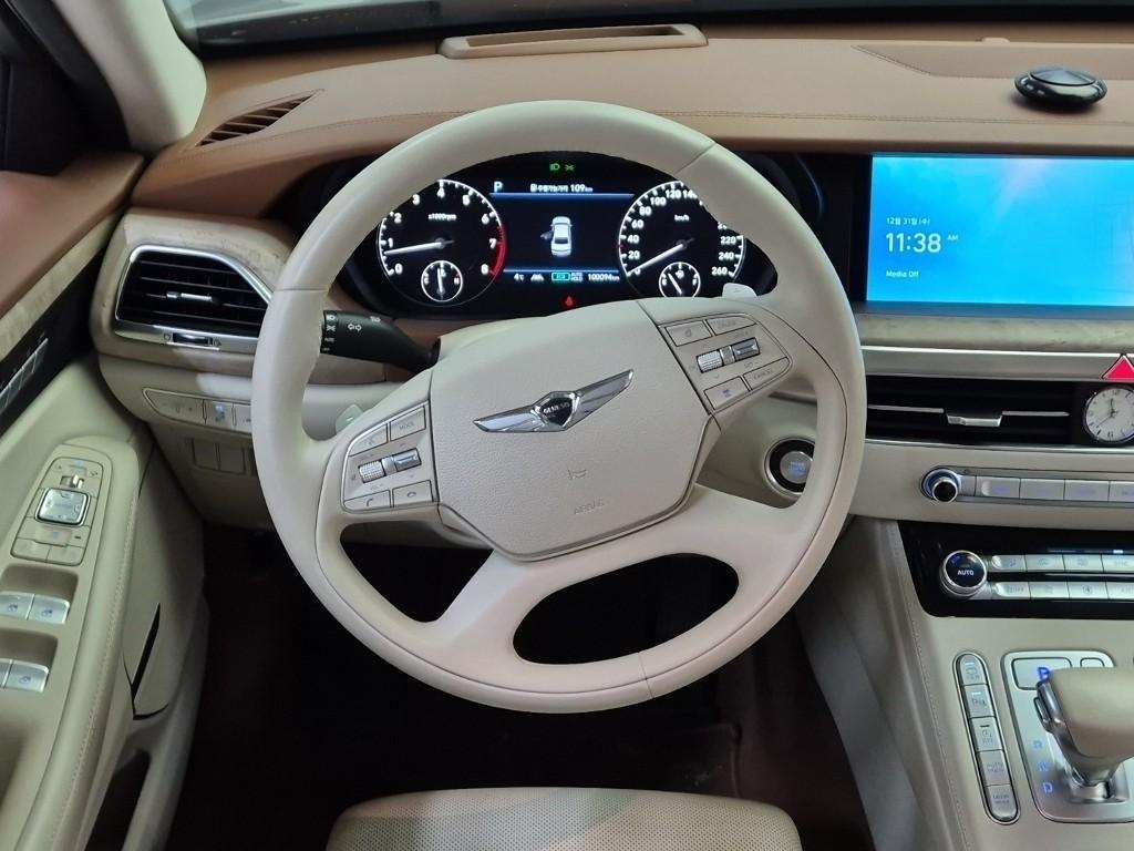 Genesis G90 - Vista 9