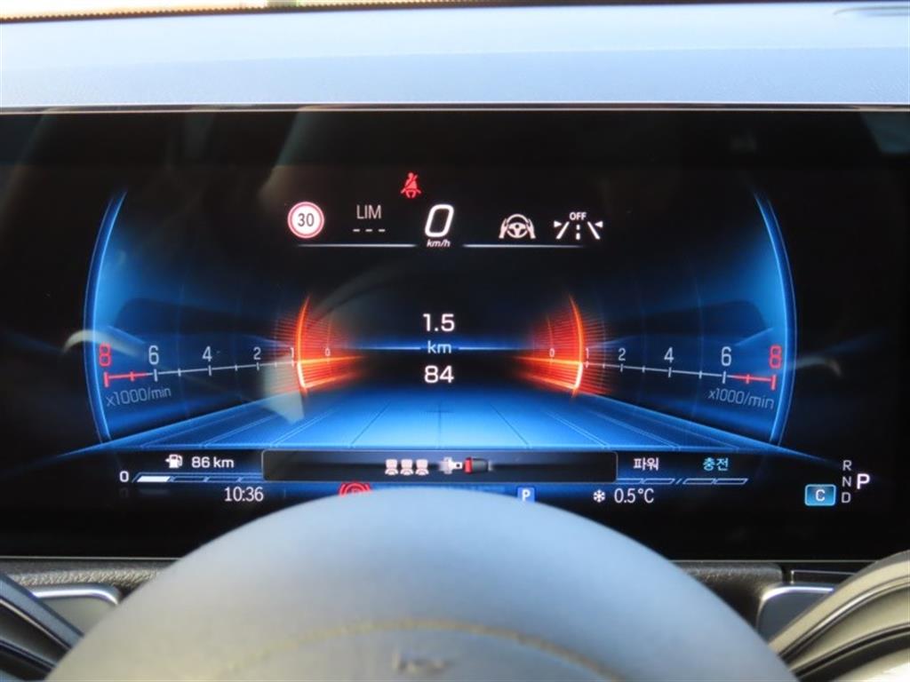 Mercedes Benz GLB Class - Vista 9