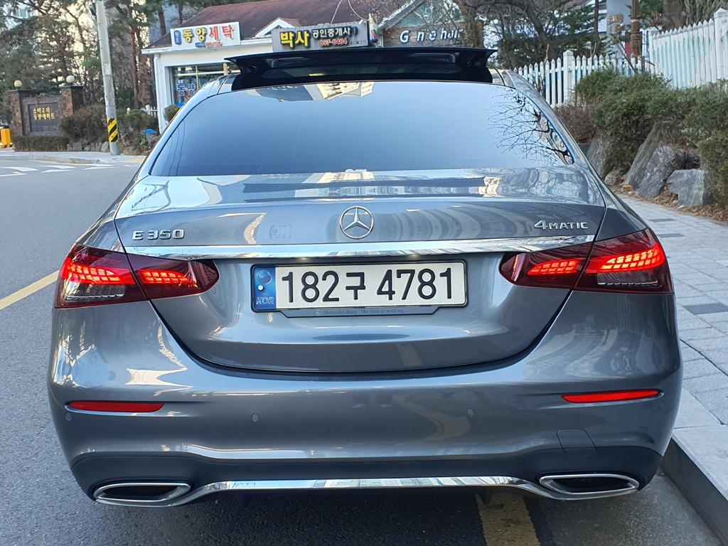 Mercedes Benz E class - Vista 4