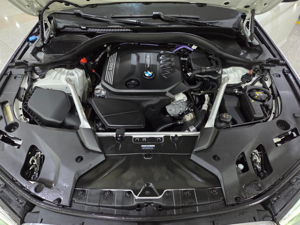 BMW 5 Series 2022 Blanco - Importación desde Corea - HF Imports Iquique - Foto 18