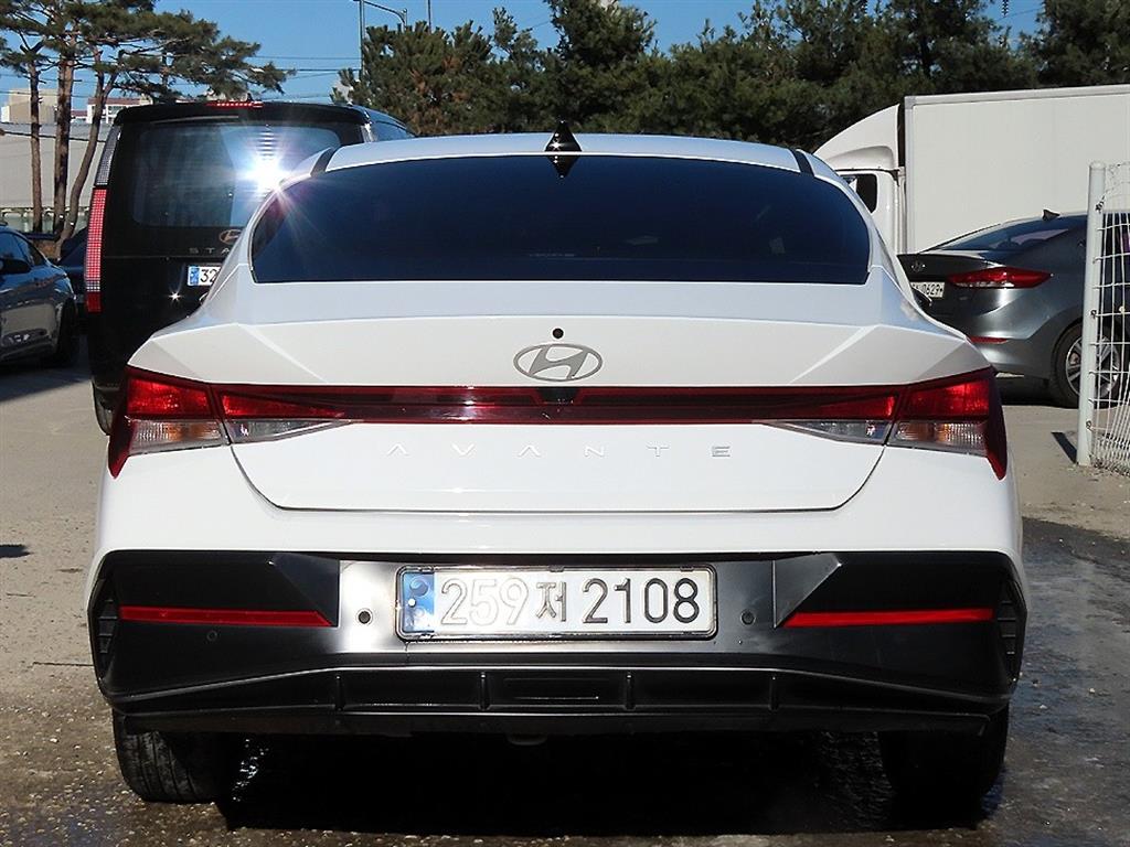 HYUNDAI Avante - Vista 4