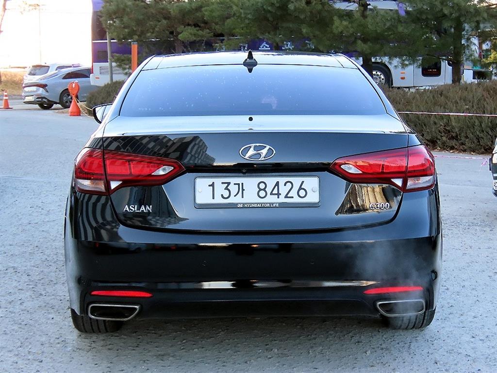 HYUNDAI Aslan - Vista 4