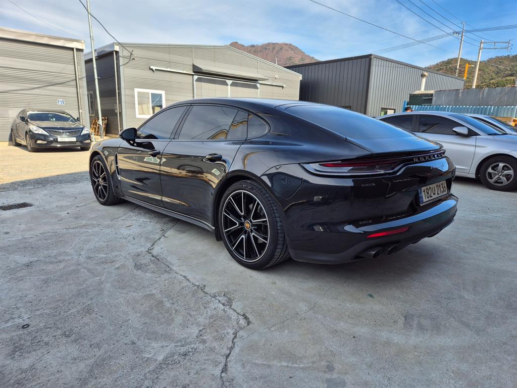 Porsche Panamera - Vista 5