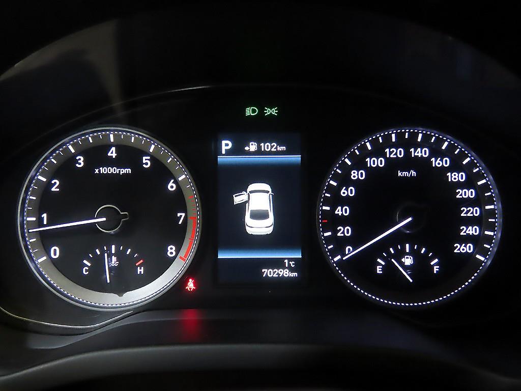 HYUNDAI Grandeur - Vista 9