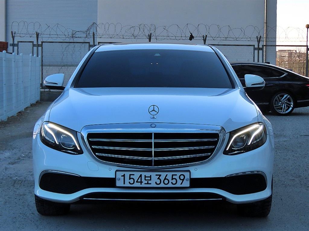 Mercedes Benz E class 2017 - Importación desde Corea - HF Imports Iquique - Foto 1